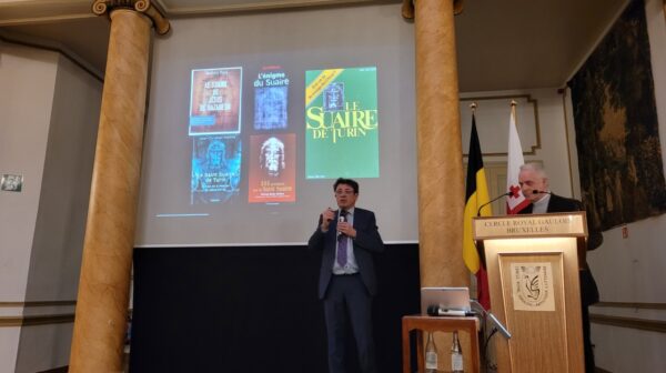 Philippe Boxho nous éclaire sur les énigmes du Saint Suaire