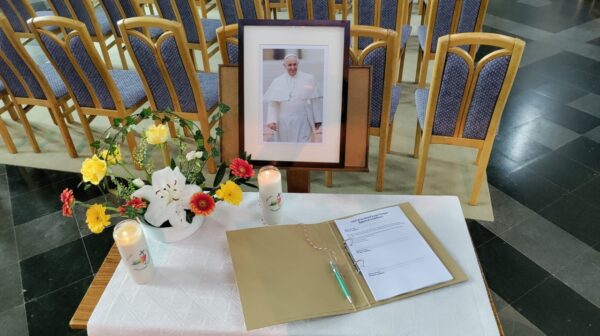 Des registres de condoléances pour le Pape à Namur et à Arlon