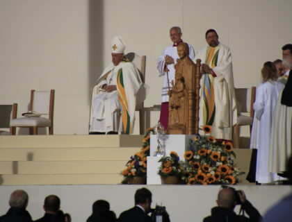 Parcourez la vie de Jorge Bergoglio au moyen de notre ligne du temps interactive