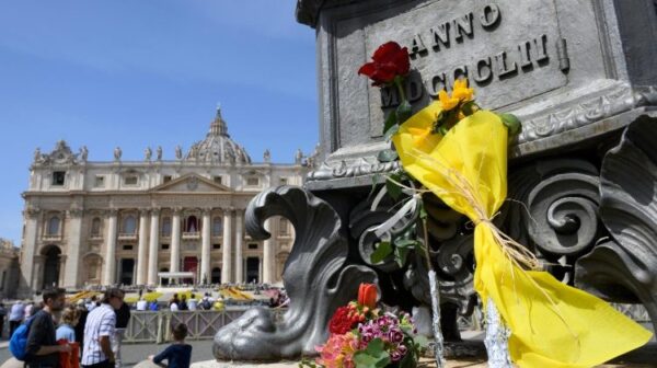 Neuf jours de deuil débutent pour l&rsquo;Église universelle