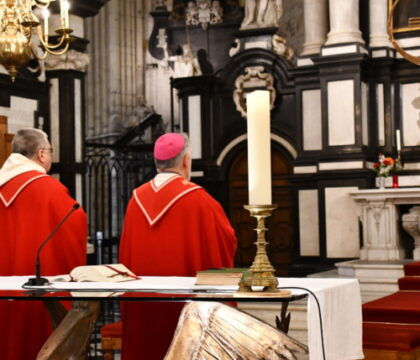 Un pasteur, un ami : l’Église prie pour son futur berger
