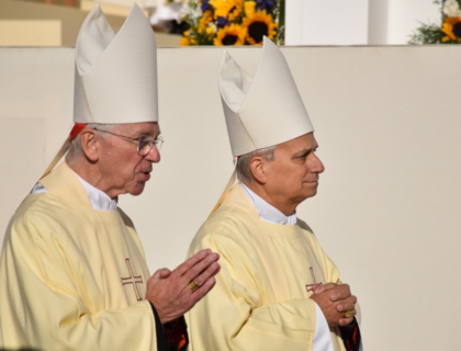 Quand le cardinal Prevost, futur Léon XIV, se baladait dans les rues de Bruxelles…
