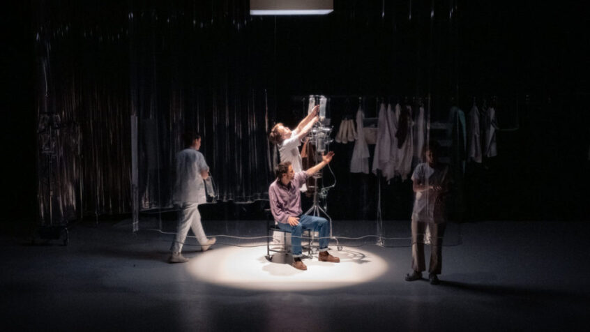 Théâtre : Une vie, c&rsquo;est court, non ?