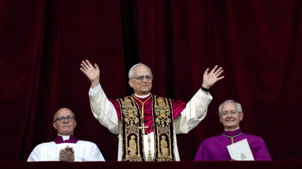 L’élection du pape Léon XIV saluée à travers le monde: espoirs de paix, de dialogue et de solidarité