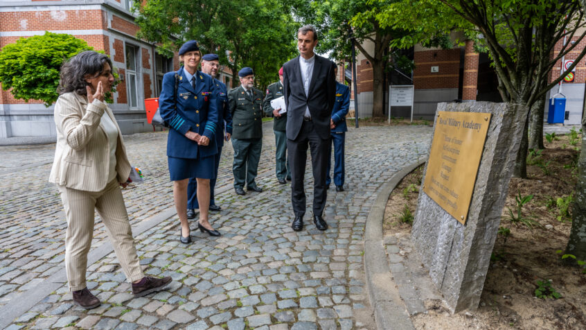 L’archevêque Luc Terlinden chaleureusement accueilli à l’École Royale Militaire