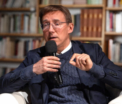 « Qu&rsquo;ils éteignent leur téléphone et aillent en bibliothèque »: voici les conseils de Gaël Giraud et de Bruno Colmant aux jeunes d&rsquo;aujourd&rsquo;hui