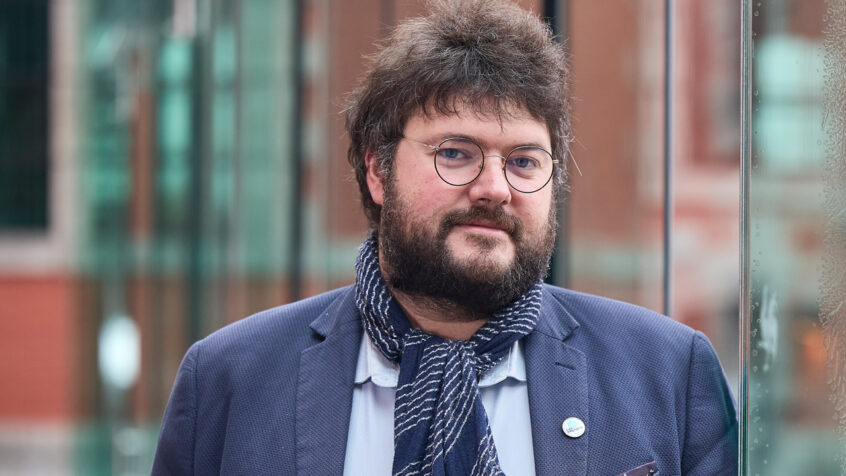 Comment Loris Resinelli est passé de l&rsquo;évêché de Tournai au Parlement wallon