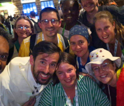 Jour 4 du Jubilé des Jeunes : une énergie solaire, la soif spirituelle des jeunes et… une visite ministérielle !