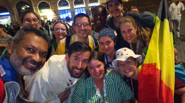 Jour 4 du Jubilé des Jeunes : une énergie solaire, la soif spirituelle des jeunes et… une visite ministérielle !