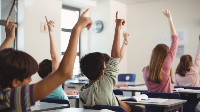 Le cours de religion menacé dans l’enseignement officiel : la ministre Glatigny relance un débat sensible