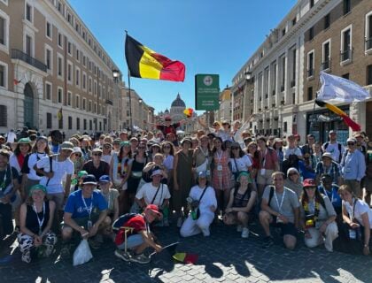 Jour 3 du Jubilé des Jeunes : À la découverte du Chemin Néocatéchuménal… et ses 90 jeunes pèlerins !