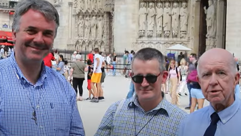 « Ce pèlerinage s&rsquo;est fait de façon un peu surprenante »: 75 Bruxellois ont rendu visite à Notre-Dame de Paris…