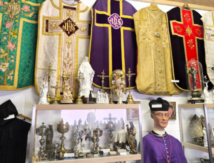 En Wallonie, un petit musée d&rsquo;objets religieux fait revivre la grande Histoire de l’Église