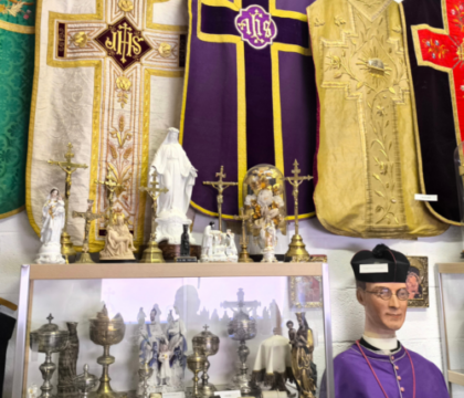 En Wallonie, un petit musée d&rsquo;objets religieux fait revivre la grande Histoire de l’Église
