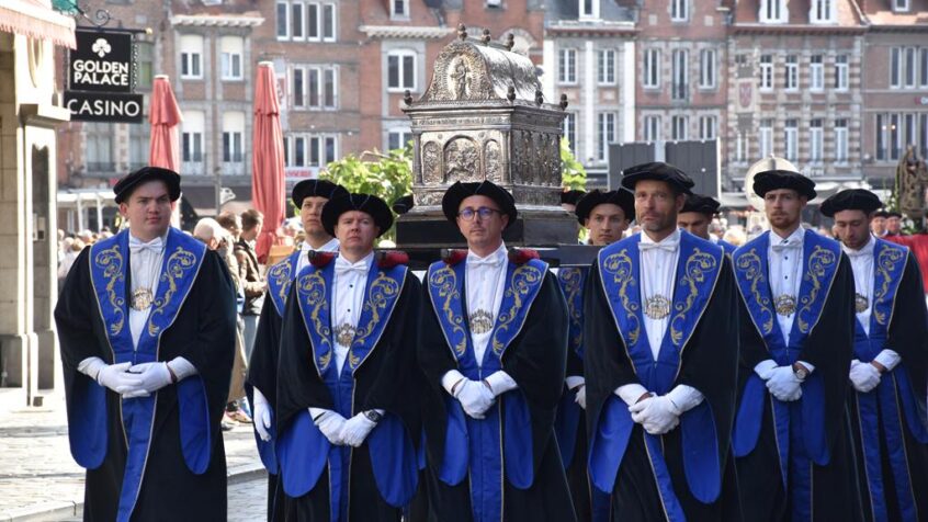 Tournai : les processions se suivent mais ne se ressemblent pas