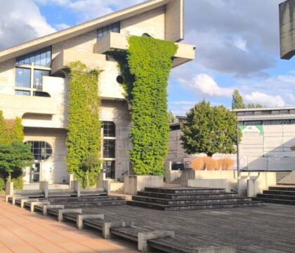 UCLouvain : Une rentrée académique sans messe. Mais pas sans rien…