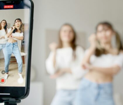 Vers une interdiction européenne des réseaux sociaux pour les moins de 15 ans ? 