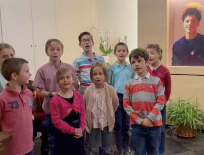 À Salzinnes, une chorale d’enfants chante la joie de croire avec Carlo Acutis