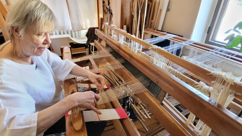Reet Talimaa, artiste textile: « Quand je tisse, mon esprit est libre pour recevoir ce que Dieu me souffle à l’oreille »