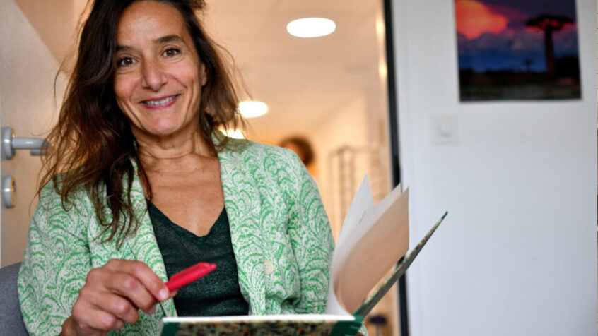 Valéria Milewski est biographe hospitalière: « quand la personne sait qu’elle va mourir, elle veut simplement laisser quelques mots »