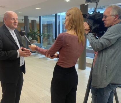 « C&rsquo;est assez rare pour des évêques », « un fameux double défi pour l&rsquo;Eglise »: la presse nationale a accueilli Mgr Rossignol et Mgr Lejeusne