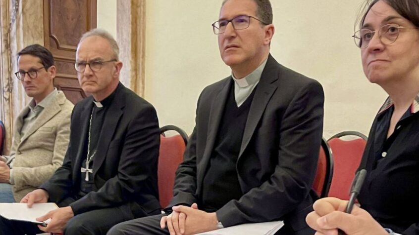 Rome: émotion et tensions apaisées pour les victimes belges d&rsquo;abus dans l&rsquo;Eglise