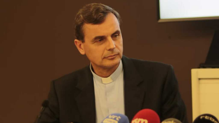 Abus dans l&rsquo;Eglise: alors que le « groupe des Quinze » se fissure, la demande de démission de l&rsquo;archevêque Terlinden fait pschitt…