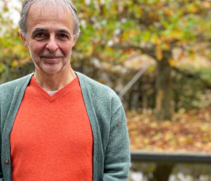 Jean-Michel Longneaux, philosophe : « Aujourd&rsquo;hui, même dans le non marchand, les gens sont traités comme de la main-d’œuvre »