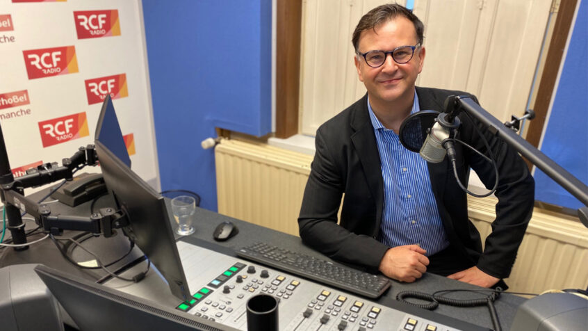 Alors que les radios RCF lancent leur « Radio Don », le journaliste Julien Bal explique pourquoi il a rejoint ce média