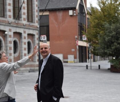 Organisé ou désordonné? Croissants ou pains au chocolat? Le futur évêque de Tournai se confie dans une vidéo décalée