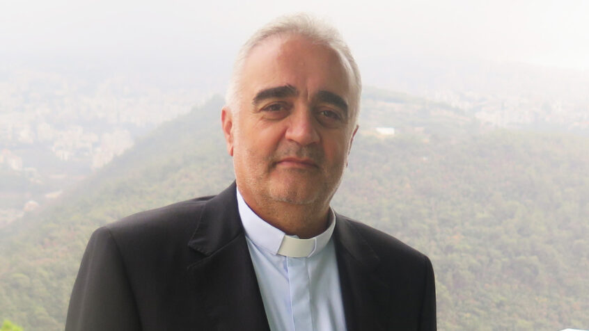 Père Bechara Khoury : « Le pape vient au Liban montrer son attachement à la paix entre les communautés »