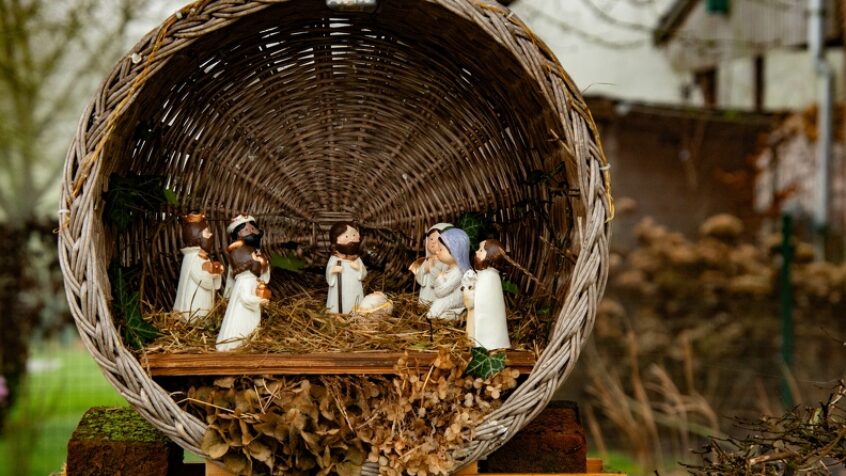 « Je n&rsquo;ai jamais entendu la moindre critique pour une crèche en légumes »: à Nil-Saint-Vincent, les crèches originales ont la cote!