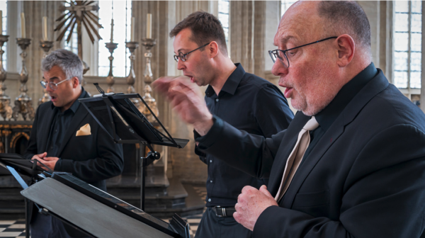Pendant 20 ans, ils ont animé la messe de minuit à la cathédrale de Bruxelles : rencontre avec l&rsquo;ensemble vocal Currende !