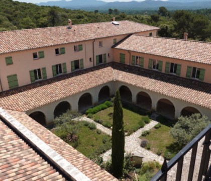 Le monastère de la Sainte-Baume : un sanctuaire au cœur de la Provence