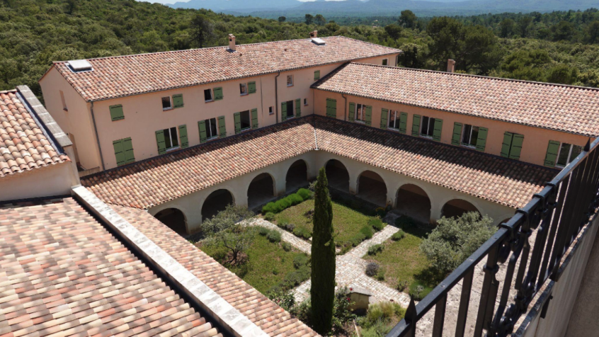 Le monastère de la Sainte-Baume : un sanctuaire au cœur de la Provence
