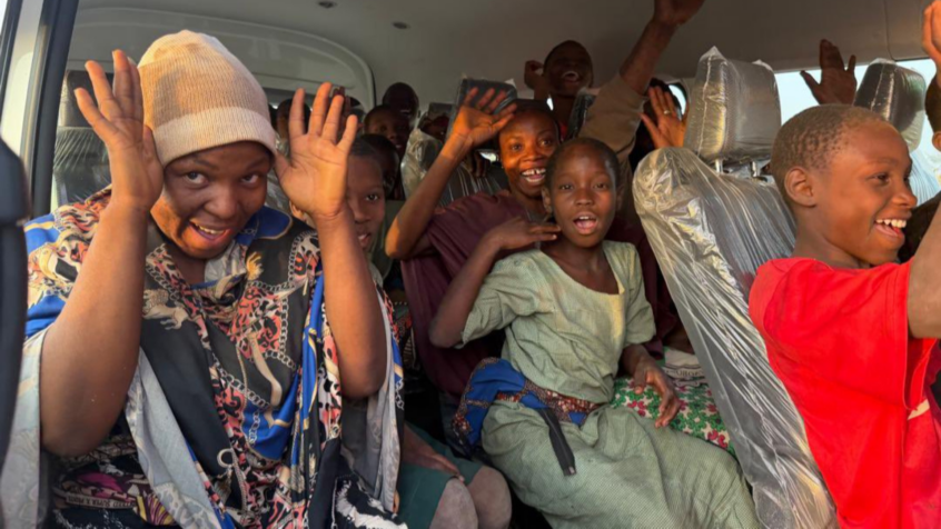 Immense soulagement à la veille de Noël : les 130 enfants kidnappés au Nigeria ont été libérés