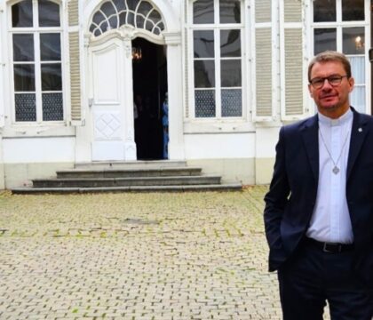 Mgr Fabien Lejeusne entre dans la peau d’un évêque