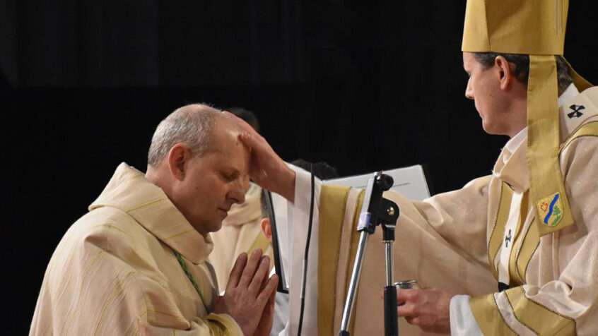 Ordination de Mgr Frédéric Rossignol : un évêque missionnaire et… espiègle