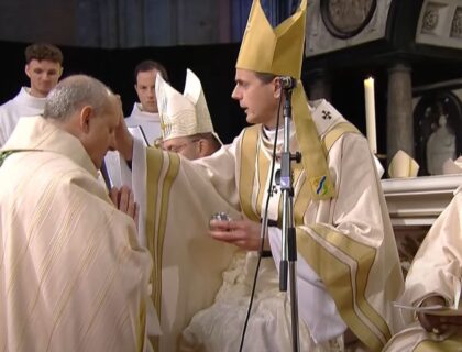 Qu&rsquo;est-ce qu&rsquo;un évêque coadjuteur dans l&rsquo;Église catholique ?