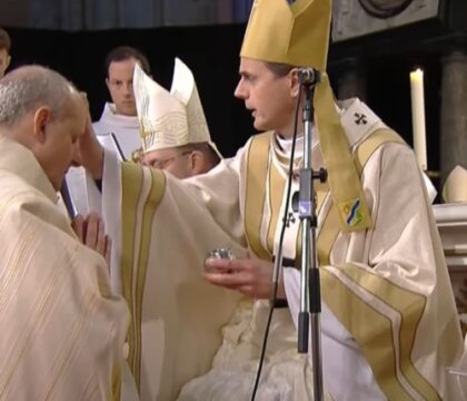 Qu&rsquo;est-ce qu&rsquo;un évêque coadjuteur dans l&rsquo;Église catholique ?