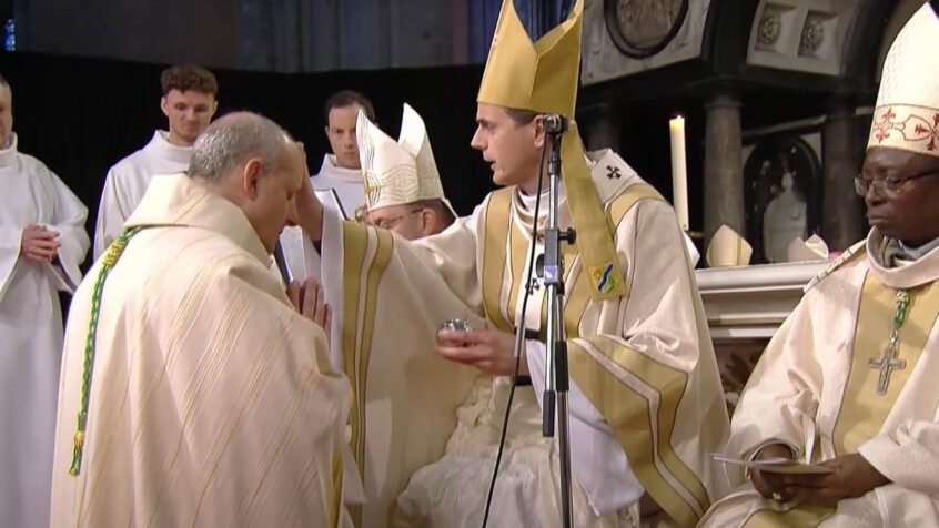 Qu&rsquo;est-ce qu&rsquo;un évêque coadjuteur dans l&rsquo;Église catholique ?