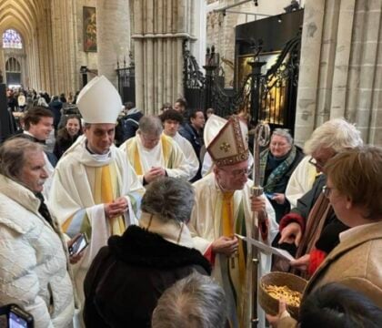 Quel est donc ce groupe de Bruxellois qui a remis une lettre au cardinal Pietro Parolin ce dimanche?