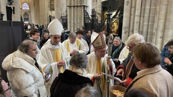 Quel est donc ce groupe de Bruxellois qui a remis une lettre au cardinal Pietro Parolin ce dimanche?