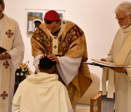Le frère Jason Mary-Joseph ordonné diacre au cœur des Cliniques Saint-Luc