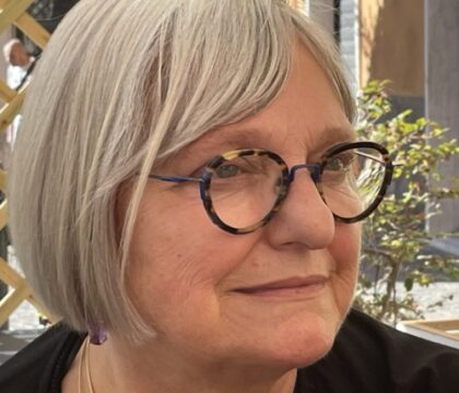 “Love bombing”, charisme, pouvoir : Karlijn Demasure décrypte l’abus spirituel