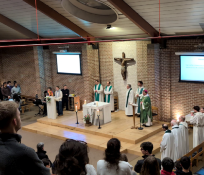 Mgr Lejeusne, évêque référendaire des étudiants : « Si nous ne sommes pas là, je ne sais pas où nous pourrions être »