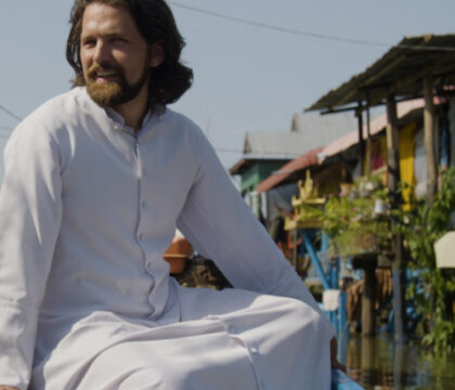 Après « Sacerdoce », le film « Les Baroudeurs du Christ » s&rsquo;intéresse à la figure du prêtre, sous l’angle de l’aventure et du don total