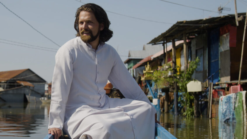 Après « Sacerdoce », le film « Les Baroudeurs du Christ » s&rsquo;intéresse à la figure du prêtre, sous l’angle de l’aventure et du don total