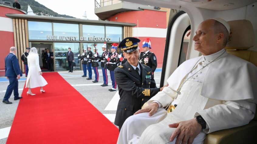 Protection de la vie humaine, fracas des armes et idolâtrie de l&rsquo;argent: que retenir du voyage du Pape à Monaco ?
