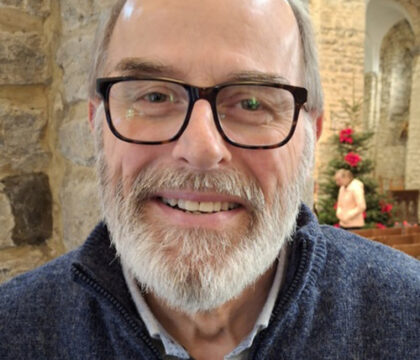 (Re)découvrir la foi à 60 ans (ou plus) : Pierre a « rencontré cette source d&rsquo;eau vive qui est le Christ »